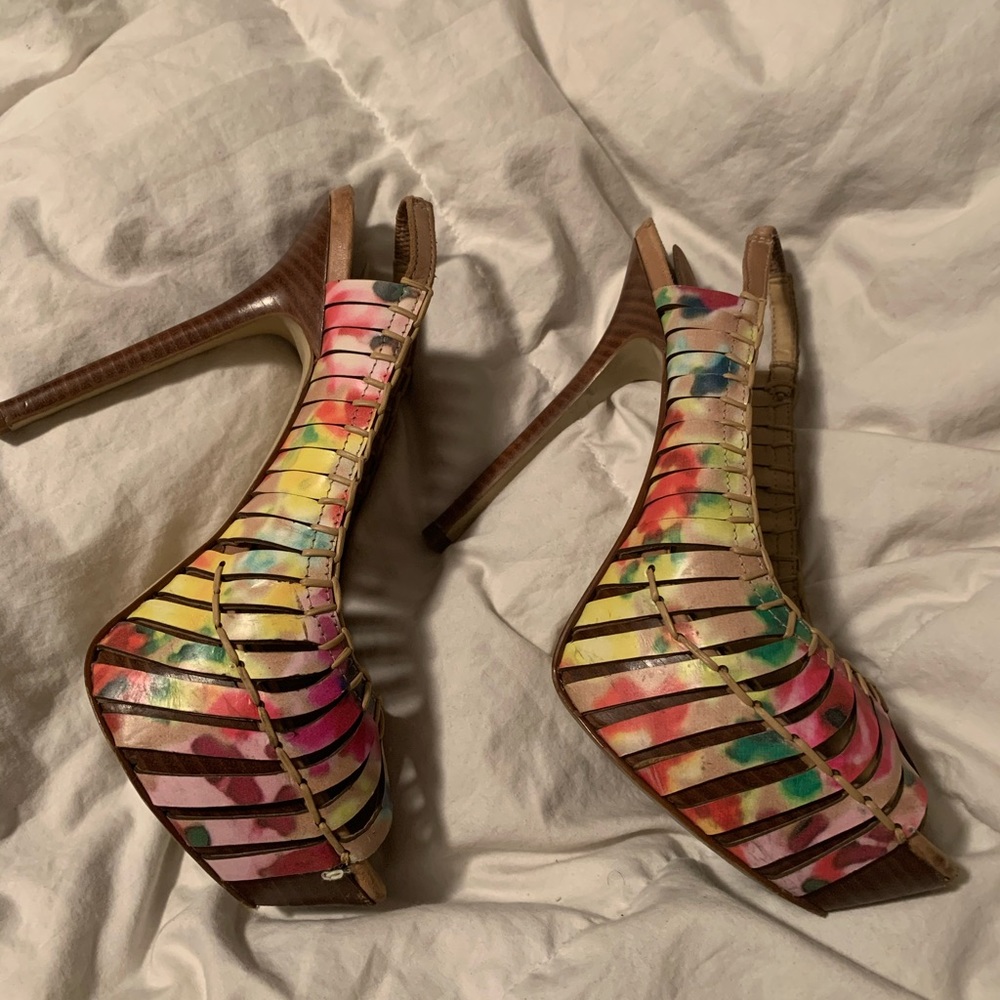 Platform, Stilettos Report Signature Heels